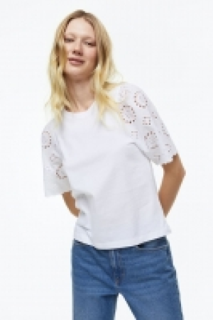 T-Shirt mit Broderie Anglaise CHF 13.95