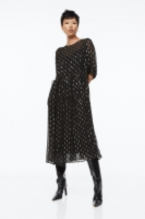Balloon-sleeved dress