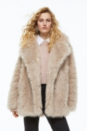 Flauschige Jacke CHF 70.95
