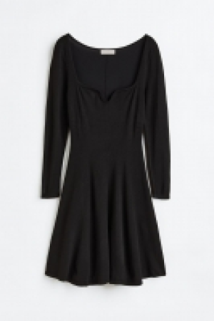 HM  Ausgestelltes Kleid in Rippenstrick