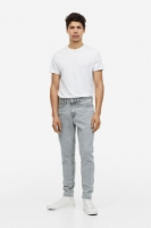 HM  Regular Tapered Jeans