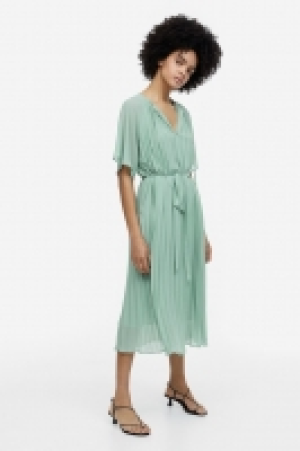 HM  Plissiertes Kleid