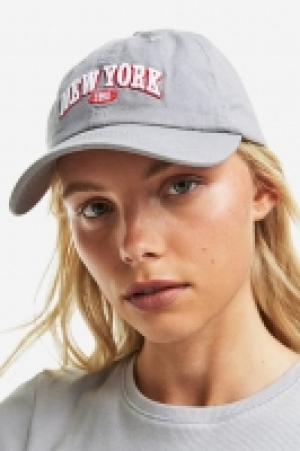 Baumwollcap mit Stickerei CHF 13.95