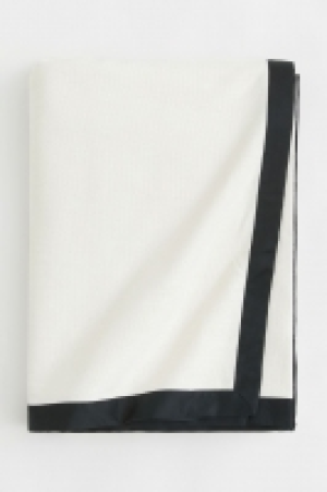 Tagesdecke mit Einfassung