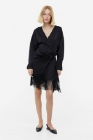 Wickelkleid aus Satin mit Fransenbesatz CHF 37.95