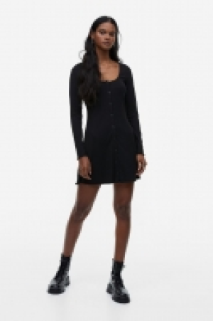 HM  Geripptes Kleid mit Spitzenborten