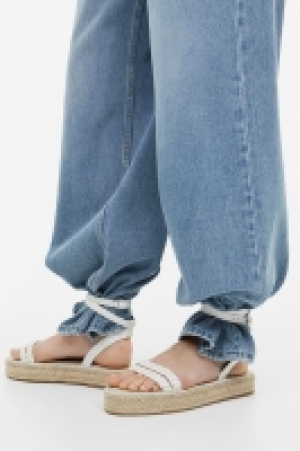 HM  Espadrilles mit Flechtdetail