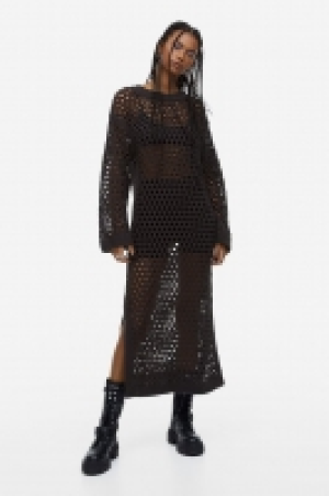Kleid in Ajourstrick CHF 29.95