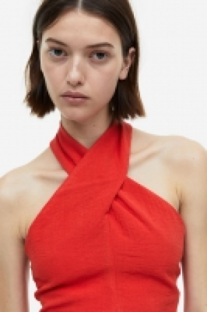 Kurzes Neckholdertop