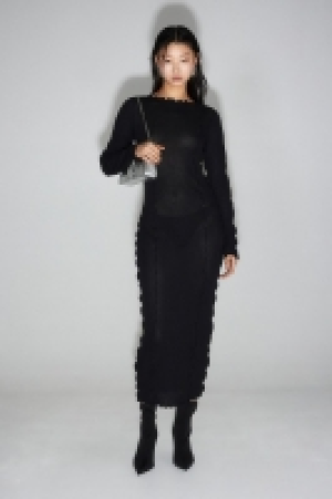 Rippstrickkleid mit Overlockdetail CHF 30.95