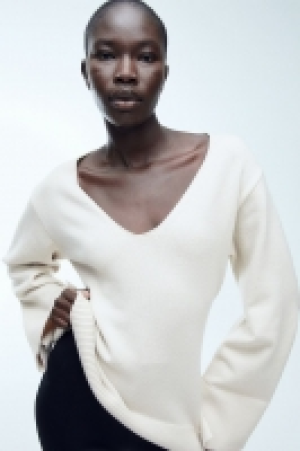 Pullover mit V-Ausschnitt CHF 26.95