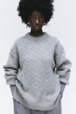 Oversized Pullover mit Zopfmuster CHF 43.95