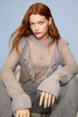 Pointellestrick-Pullover mit Volants CHF 13.95