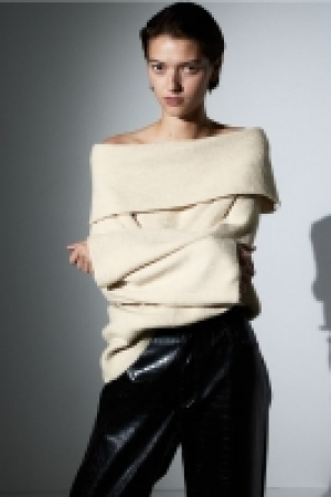 Schulterfreier Rippstrickpullover CHF 29.95