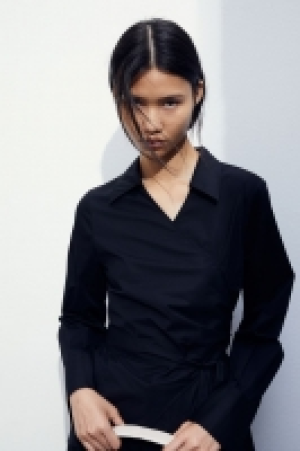 Popelinebluse im Wickelschnitt CHF 26.95