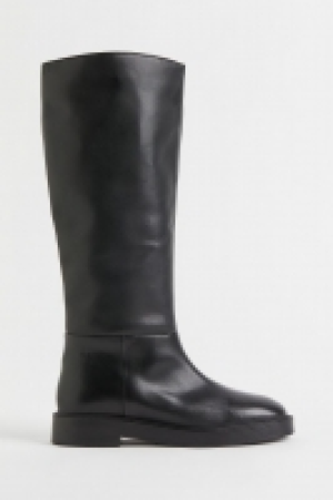 Kniehohe Stiefel aus Leder CHF 149.00