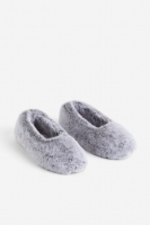 Weiche Hausschuhe CHF 14.95