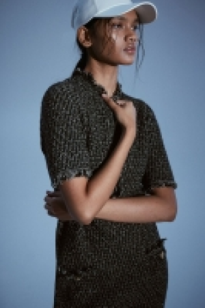 Kleid in Strukturstrick mit Fransenbesatz CHF 22.95