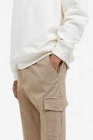 HM  Cropped Cargohose in Slim Fit