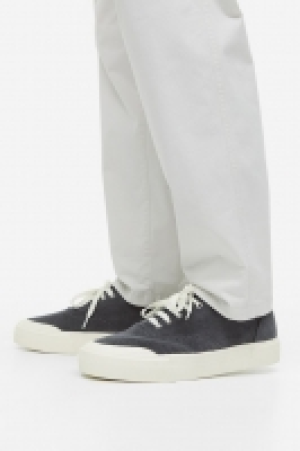 Sneaker aus Cord CHF 39.95