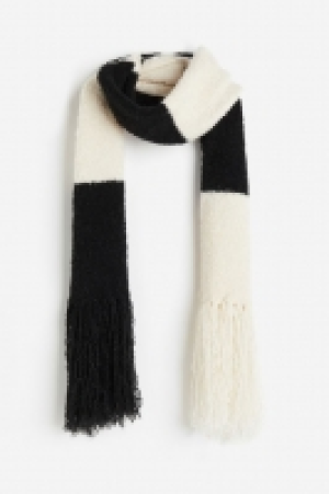 Schal aus Bouclé CHF 12.95