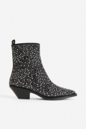 Stiefeletten mit Nieten CHF 54.95