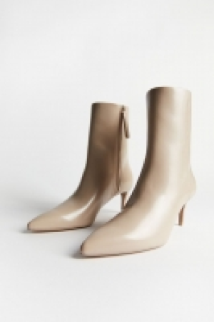 Stiefeletten mit Absatz CHF 43.95