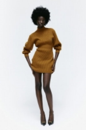 Kleid mit Turtleneck CHF 37.95