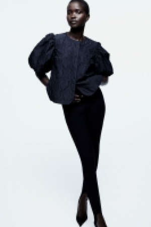 Bluse mit Ballonärmeln CHF 43.95