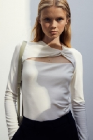 Shirt mit Knotendetail CHF 14.95