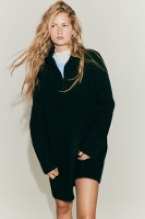 Oversized Kleid mit kurzem Zipper CHF 43.95
