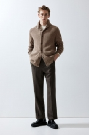 HM  Cardigan mit Trichterkragen in Regular Fit