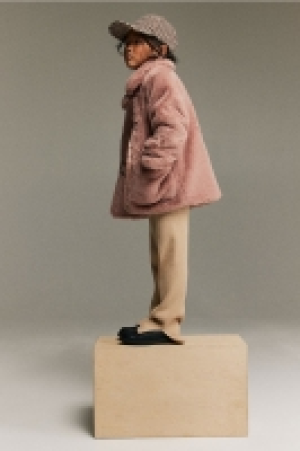 Flauschige Jacke mit Kragen CHF 17.95