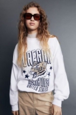 Oversized Sweatshirt mit Motiv CHF 33.95