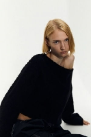 Schulterfreier Pullover CHF 17.95