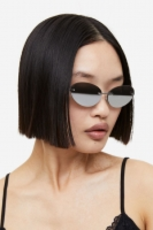 Ovale Sonnenbrille CHF 8.95