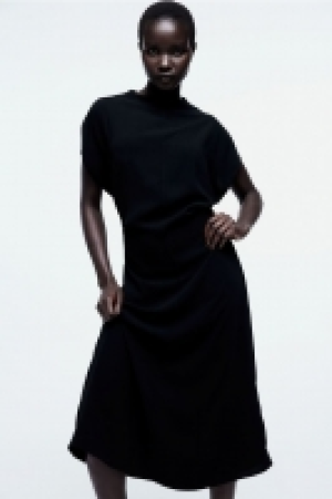 Kleid mit betonter Taille CHF 39.95
