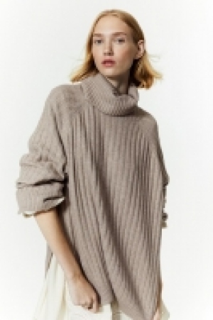 Gerippter Rollkragenpullover CHF 29.95