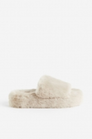 Flauschige Slipper