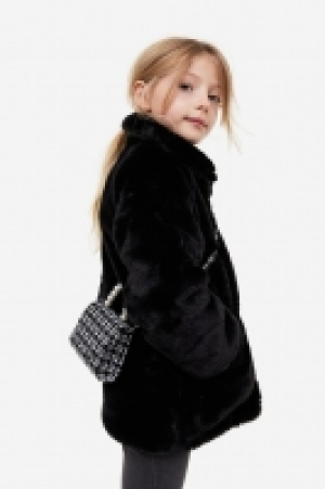 Flauschige Jacke mit Kragen