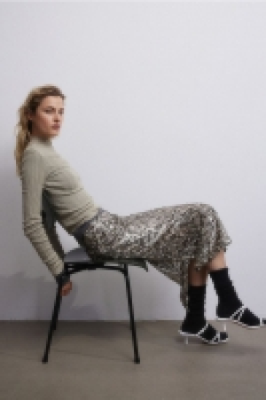 HM  Luftiges Turtleneck-Shirt in Rippstrick