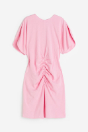 Kleid mit geschlitzten Ärmeln