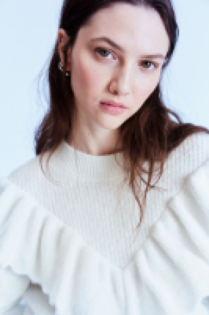 Pullover mit Volants CHF 28.95