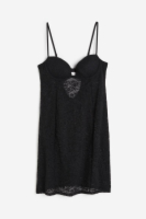 HM  Unterkleid mit Stickerei