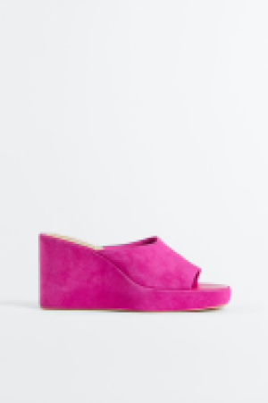 Mules aus Veloursleder mit Keilabsatz CHF 59.95