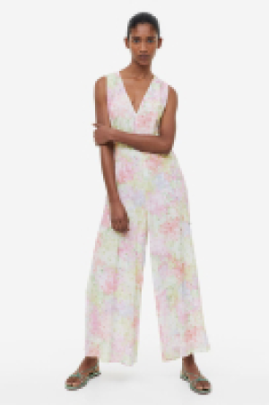 Crêpe-Jumpsuit mit V-Ausschnitt CHF 79.95
