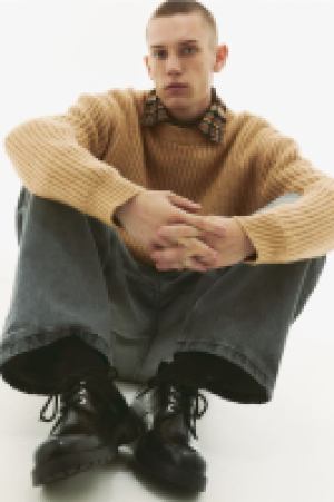 HM  Gerippter Pullover in Loose Fit