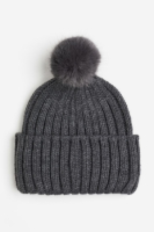 Gerippte Bommelmütze CHF 19.95