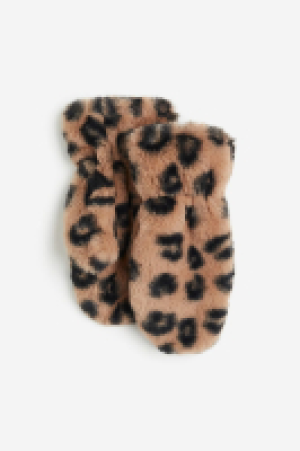 Flauschige Handschuhe