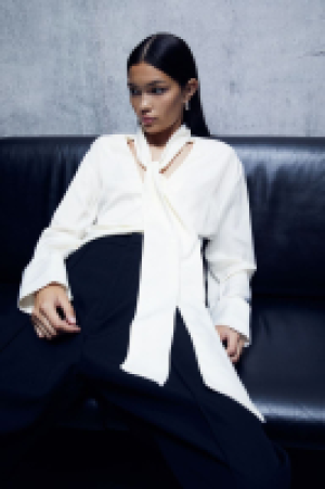 Bluse mit Bindedetail CHF 23.95